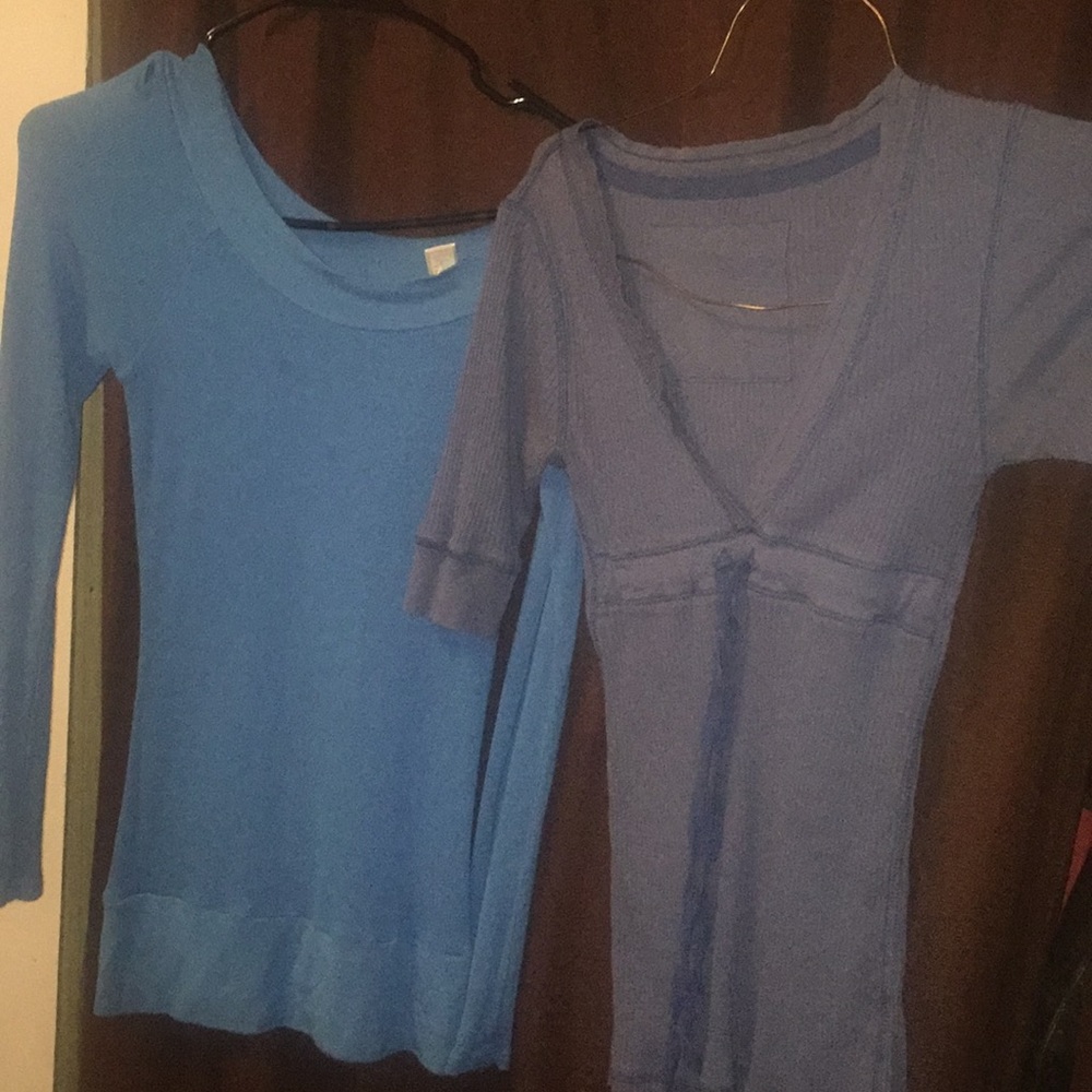 3/$15🥰2 blue shirts